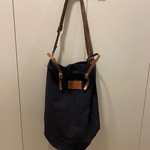 Rooktown 50s navy shoulder bag with leather straps
